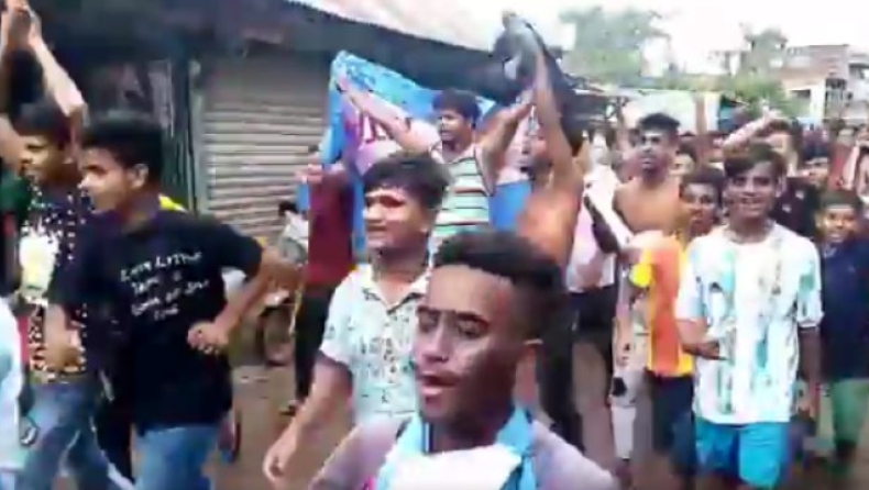 Αργεντινή: Παράνοια στους δρόμους του Μπανγκλαντές με σημαίες και «Μέσι, Μέσι» μετά την κούπα! (vid)
