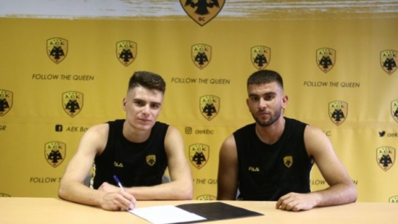 ΑΕΚ: Επαγγελματικά συμβόλαια σε Καρλή και Σαξιώνη