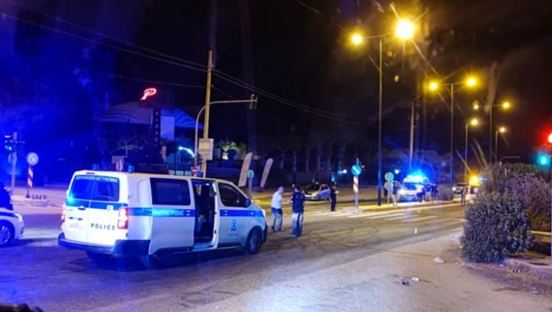 Τραγωδία στην Βάρκιζα: Ο 17χρονος χτύπησε φίλο του με την μηχανή και «καρφώθηκε» σε αυτοκίνητο