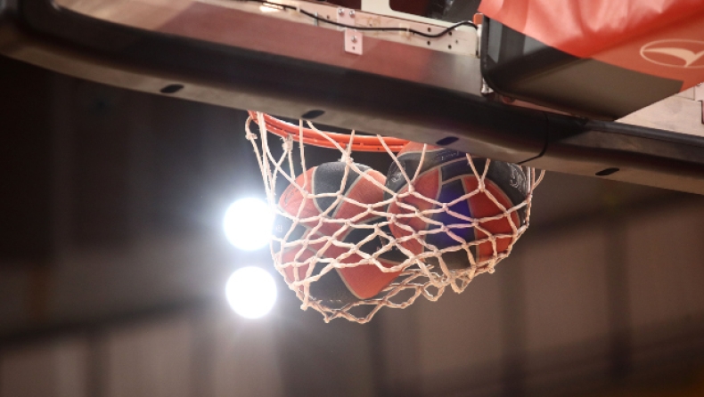 ΗΠΑ: Μπουνιές και λαβές πάλης σε αγώνα μπάσκετ Λυκείων (vid)