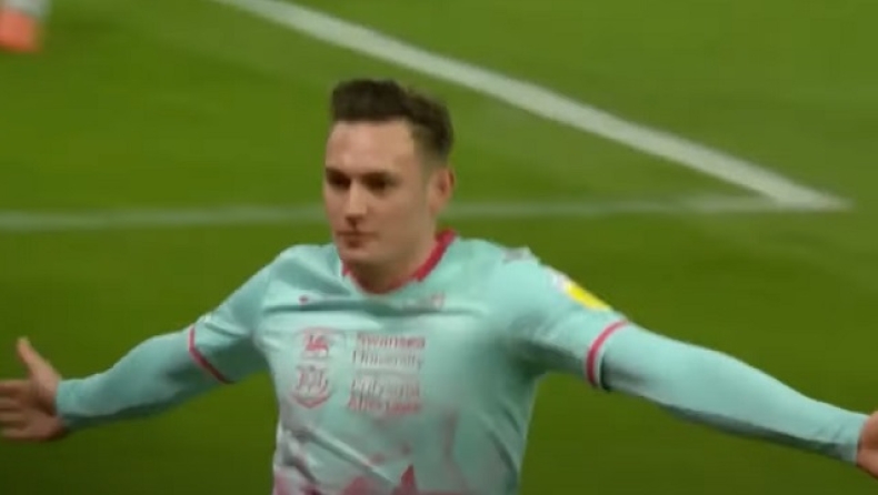 Μπέρνλι: Πήρε τον Κόνορ Ρόμπερτς από την Σουόνσι