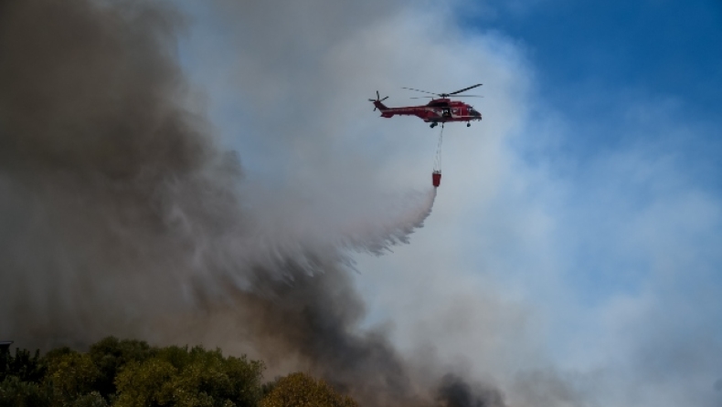 Ενισχύονται οι δυνάμεις πυρόσβεσης σε Κερατέα και Βίλια