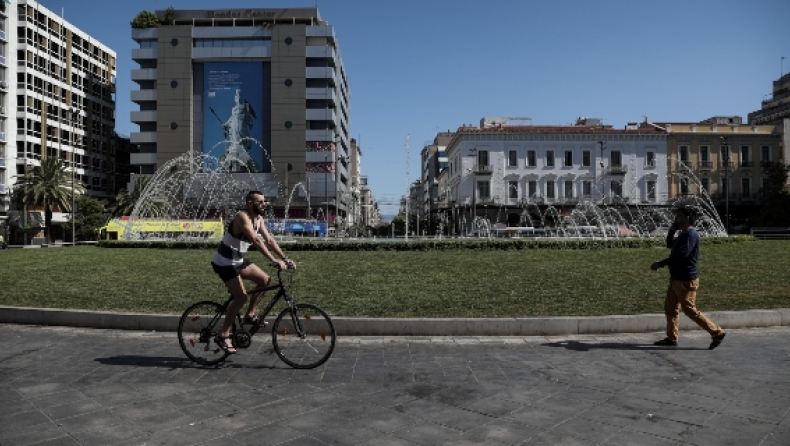 Καιρός: Ηλιοφάνεια αλλά και σποραδικές βροχές (χάρτες & vid)