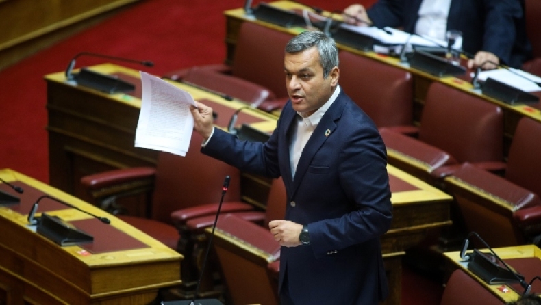 «Karma is a bitch» έγραψε ο βουλευτής του ΣΥΡΙΖΑ Μαμουλάκης για τη φωτιά και μετά το… κράξιμο είπε «ήταν ατυχής» (pics)