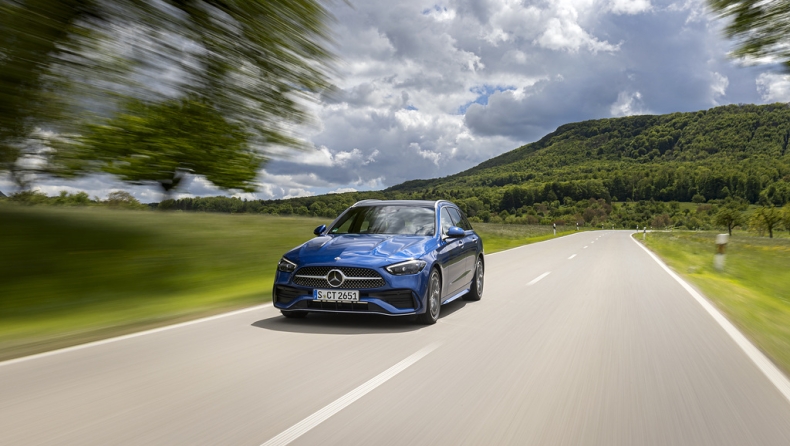 Η Mercedes προειδοποιεί τον οδηγό για τις λακκούβες