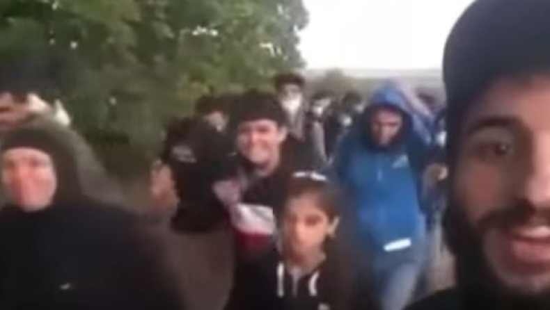 Βίντεο από τη στιγμή που εκατοντάδες μετανάστες φτάνουν στην Ελλάδα (pics & vid)