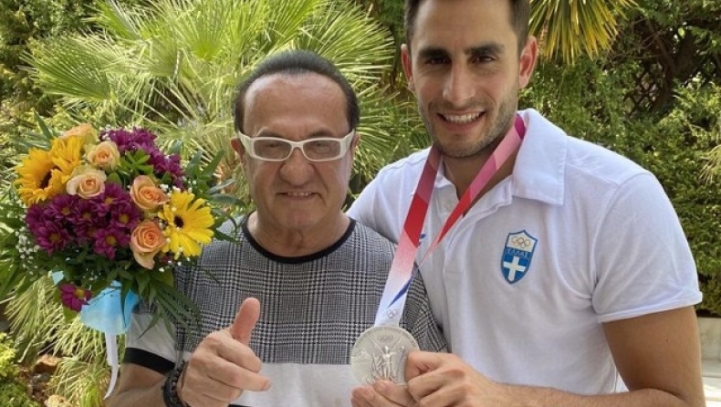 Ο Λευτέρης Πανταζής υποδέχτηκε τον γαμπρό του, Μάριο Καπότση, με το αργυρό μετάλλιο (pic)