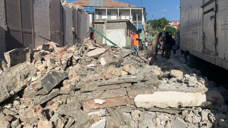 Τρομακτικός σεισμός 7,2 Ρίχτερ στην Αϊτή, φόβοι για πολλούς νεκρούς (pics & vids)