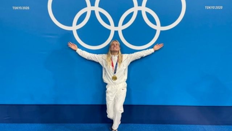 H «χρυσή» Ολυμπιονίκης με τις ΗΠΑ Στεφανία Χαραλαμπίδη αφιέρωσε το μετάλλιο στους Έλληνες (vid)