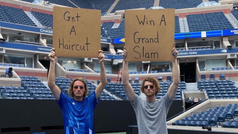 Τσιτσιπάς: Ο dude with sign του ζητάει να κερδίσει ένα Grand Slam (pic)