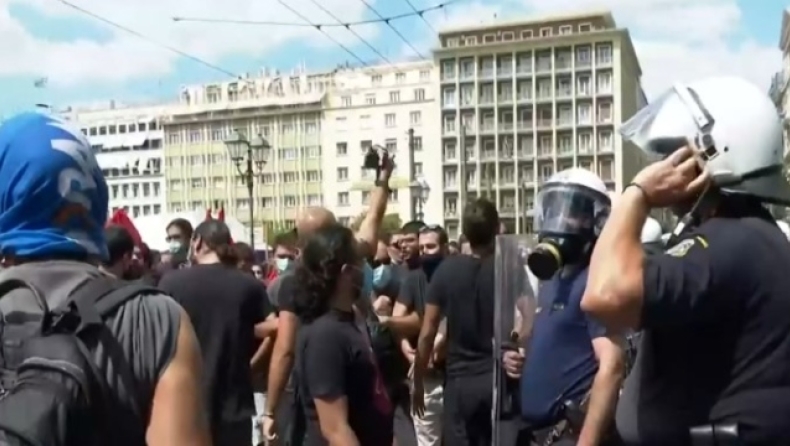 Πανεκπαιδευτικό συλλαλητήριο: Ένταση και χρήση χημικών στο κέντρο της Αθήνας (vid)