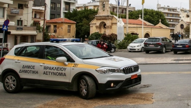 Απίστευτο περιστατικό στο Ηράκλειο: Άνδρας χαστούκισε 40χρονη μπροστά στο παιδί της επειδή αργούσε να παρκάρει 