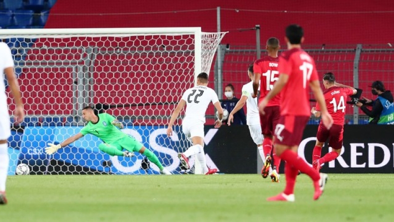 Ελβετία - Ελλάδα: Ο Τσούμπερ της ΑΕΚ έκανε το 1-0 με φοβερή ενέργεια (vid)