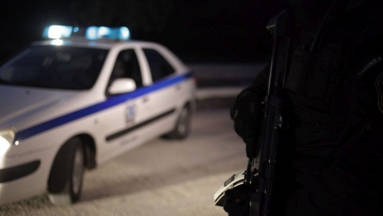 Νέο περιστατικό στην Αθήνα: Εμβόλισε περιπολικό για να ξεφύγει από έλεγχο, έπεσαν πυροβολισμοί (vid)