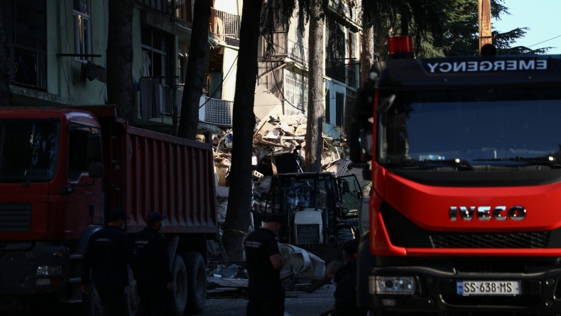 Εθνική: Η αποστολή κατέλυσε δίπλα στο κτίριο που κατέρρευσε στο Μπατούμι (vid)