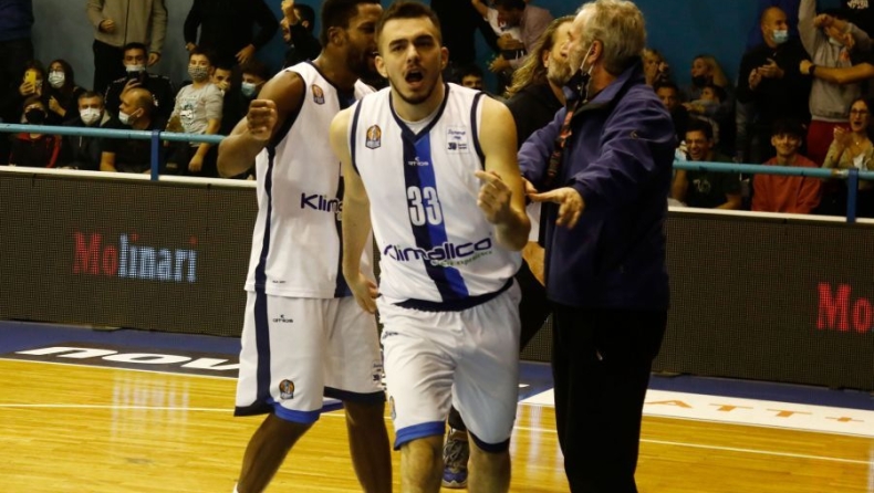 ΚΑΕ Ηρακλής: «Καταφανέστατο φάουλ πάνω στον Παπαδάκη»