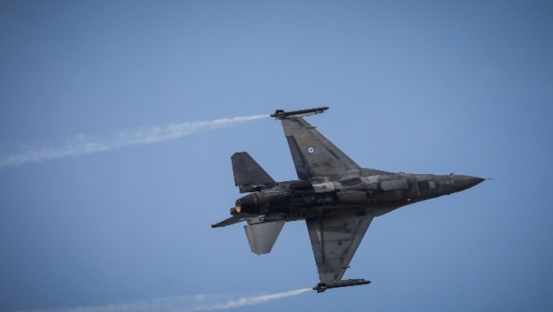 Παραλίγο θερμό επεισόδιο στο Αιγαίο: Τουρκικό F-16 πέρασε στα 30 μέτρα από την «μύτη» ελληνικού