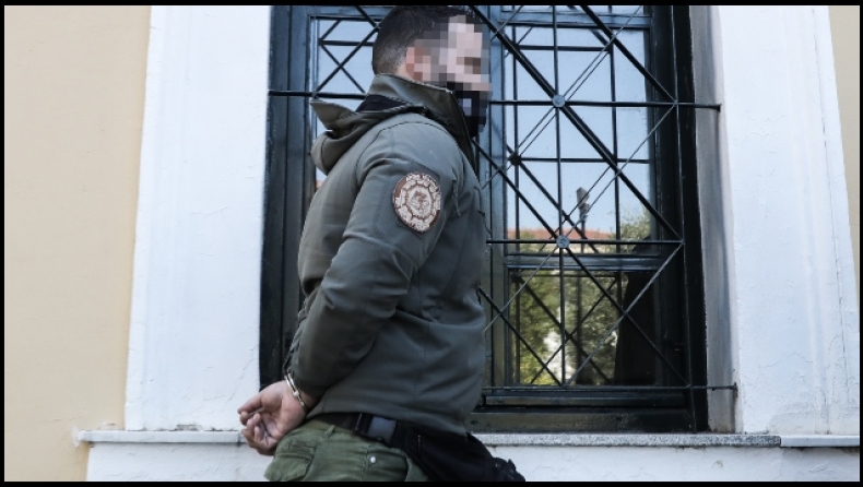 Φυλάκιση 36 μηνών με αναστολή στον 30χρονο για την επίθεση στο Ν.Ηράκλειο: «Δεν είμαι φασίστας, κάλυψα το τατουάζ» 