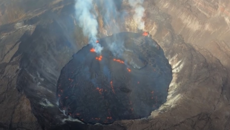 Λίμνη λάβας: Τo μοναδικό φαινόμενο που δημιουργεί το ηφαίστειο Κιλαούεα στη Χαβάη (vid)