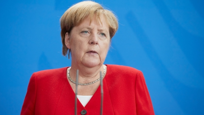 Χαμός με το δώρο αποχαιρετισμού στην Άνγκελα Μέρκελ