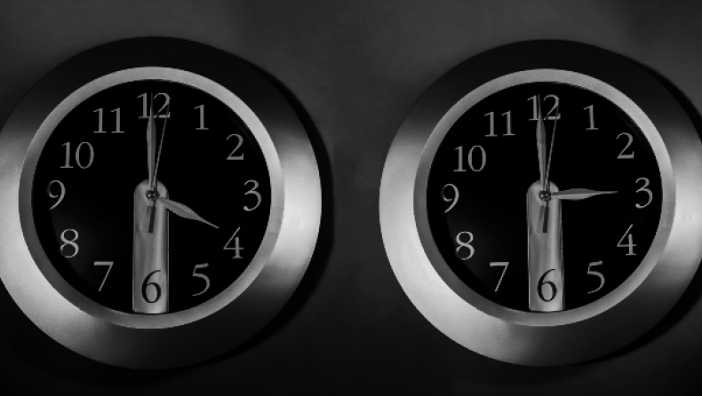 Αλλάζει η ώρα τα ξημερώματα: Τα ρολόγια πηγαίνουν μια ώρα πίσω