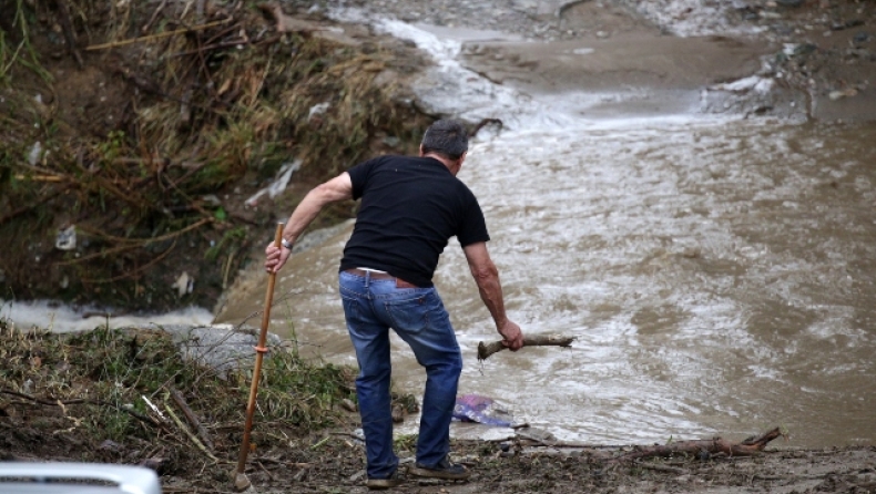 Οι πλημμύρες σάρωσαν την Βόρεια Εύβοια, νέα επιδείνωση του καιρού (vids)