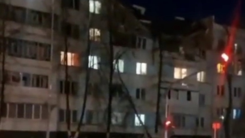 Έκρηξη αερίου σε κατοικίες στη Ρωσία: Καταστράφηκαν έξι διαμερίσματα (vids)