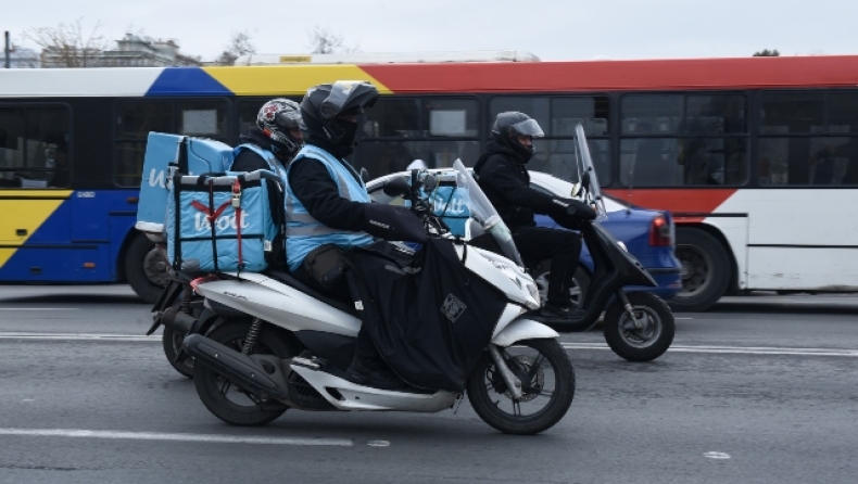 Η Wolt αναστέλλει την παραγγελειοληψία και τις παραδόσεις της λόγω της κακοκαιρίας