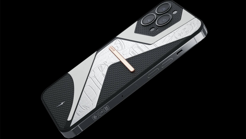 H Caviar κατασκεύασε συλλεκτικό iPhone 13 με υλικά από λιωμένο Tesla Model 3 (pics/vid)