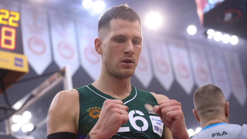 Ολυμπιακός - Παναθηναϊκός: Η... παράσταση του Νέντοβιτς στην τελευταία περίοδο (vid)