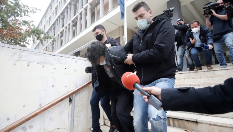 Σοκαριστική ομολογία για τη δολοφονία του 44χρονου ψιλικατζή στην Τούμπα: «Πήγε να τον πιάσει από το πόδι και τον πυροβόλησε στο κεφάλι» (vid)