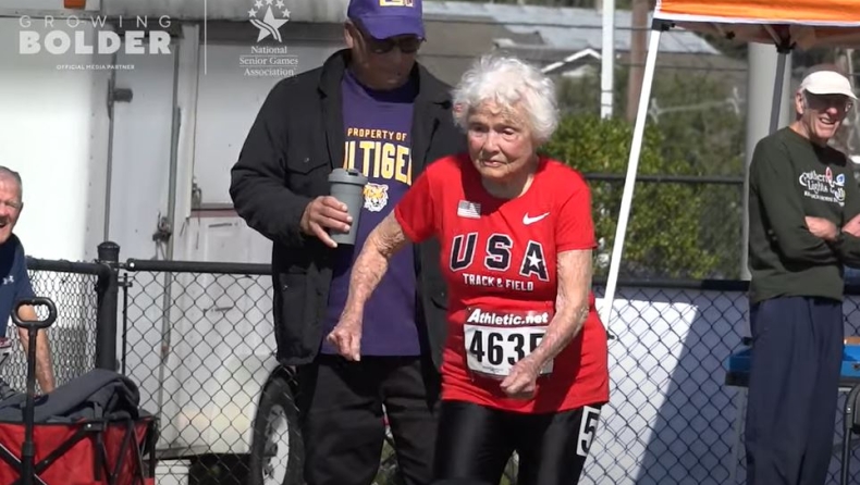 Σούπερ γιαγιά 105 ετών έκανε ρεκόρ στα 100 μέτρα, αλλά ήθελε να είναι πιο γρήγορη (vid)