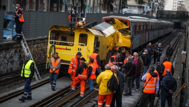 Πώς συνέβη το δυστύχημα στον ΗΣΑΠ: Οι εργαζόμενοι πήδηξαν από το βαγόνι (vid)