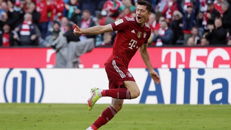 Λεβαντόφσκι: Έφτασε τα 300 γκολ στη Bundesliga με χατ τρικ κόντρα στην Κολωνία (vids)