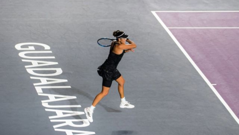 WTA Finals: Έμεινε "ζωντανή" η Μουγκουρούθα (vid)