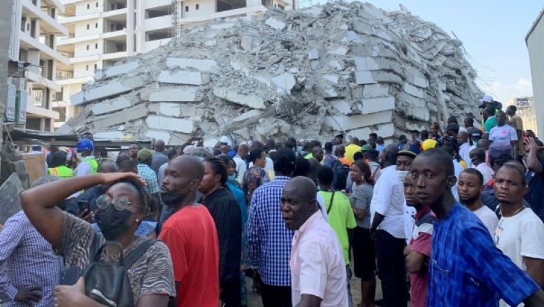Υπό κατασκευή ουρανοξύστης κατέρρευσε στο Λάγκος της Νιγηρίας 