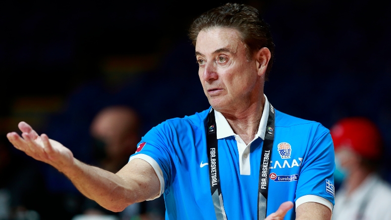 Πιτίνο: Τέλος προτού καν αρχίσει η March Madness για το Αϊόνα