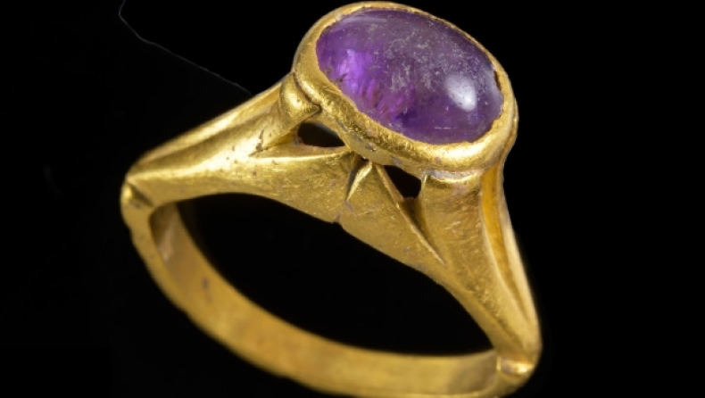 Αρχαιολόγοι ανακάλυψαν το δαχτυλίδι για την «πρόληψη του hangover» και, ναι, είναι ελληνικό!