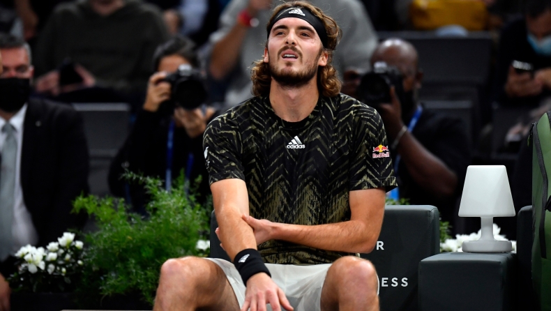 Τσιτσιπάς: Αποσύρθηκε από το ATP Finals λόγω προβλήματος στον αγκώνα