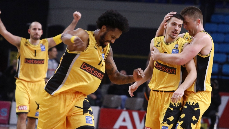 AEK: Αφιέρωσαν τη νίκη στον Γέλοβατς