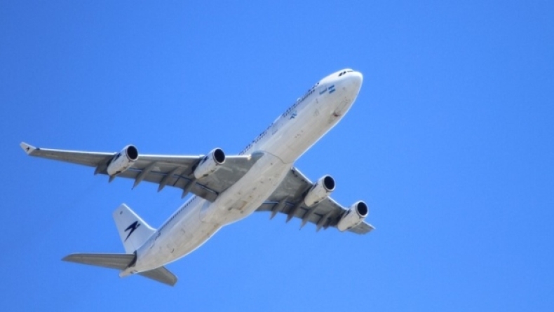 Θρίλερ στον αέρα στη Μαύρη Θάλασσα με επιβατικό αεροσκάφος και μαχητικό