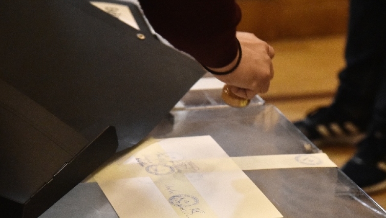 Άνοιξαν οι κάλπες για τον β’ γύρο των εκλογών του ΚΙΝΑΛ (vid)