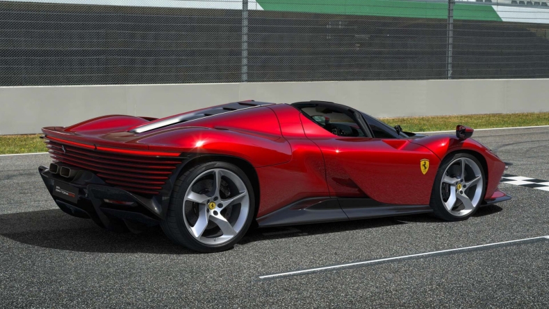 H Ferrari Daytona SP3 θέλει μόνο δευτερόλεπτα για να συγκλονίσει (vid)