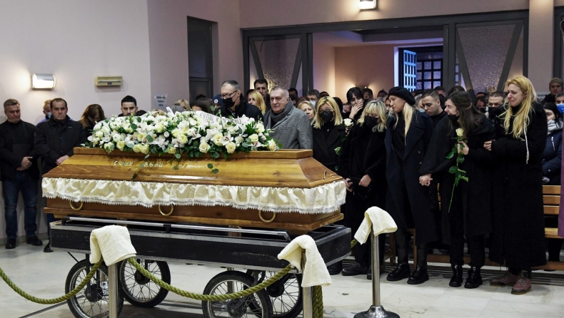 Κηδεία Γέλοβατς: Ράγισαν καρδιές στο «ύστατο χαίρε» του Σέρβου γίγαντα