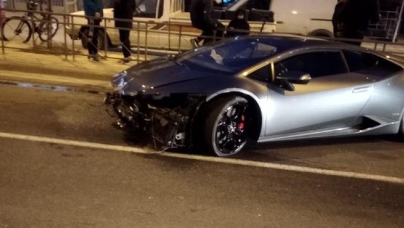 Lamborghini έγινε «σμπαράλια» μετά από τροχαίο στην Λάρισα 