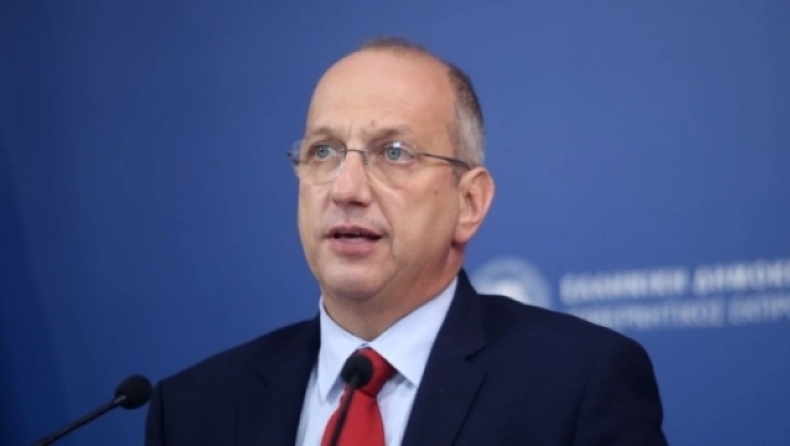 Η κυβέρνηση διαψεύδει τα περί πρόσληψης 4.000 ιερέων, η απάντηση του Οικονόμου