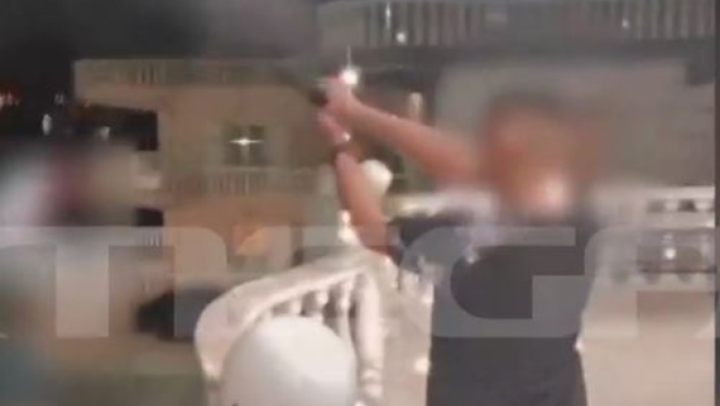 Νέο βίντεο ντοκουμέντο με ανηλίκους να πυροβολούν από μπαλκόνι σπιτιού στο Ζεφύρι (vid)