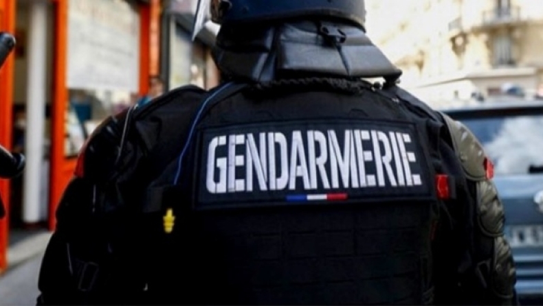 Άνδρας ντυμένος «νίντζα» τραυμάτισε στη Γαλλία με ξίφος δύο γυναίκες αστυνομικούς!