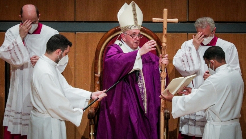 Θεία Λειτουργία πραγματοποίησε στο Μέγαρο Μουσικής Αθηνών ο Πάπας Φραγκίσκος