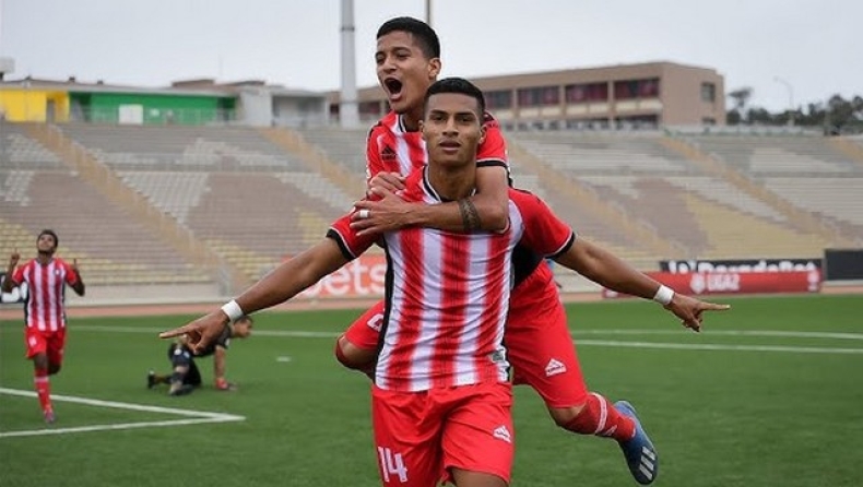 Πανσερραϊκός: Φέρνει τον Περουβιανό επιθετικό Ρολάντο Ντίας